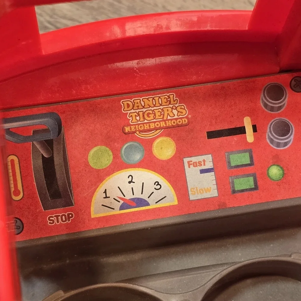 Daniel Tiger's Neighborhood Deluxe Electronic Trolley Talking Musical‎ Toy Works